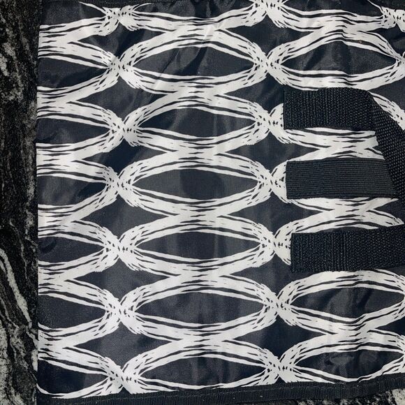 Thirty One Hanging Jewelry Folding Travel Makeup Brush Bag Zip Black White Link - Picture 7 of 8